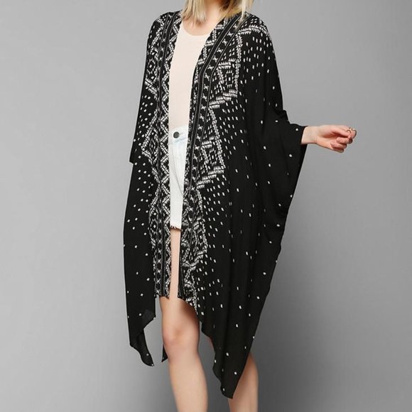 100% Rayon Crinkle Square Kimono Jacket - Urban Outfitters Brand (Ecote) - O/S - Picture 3 of 11